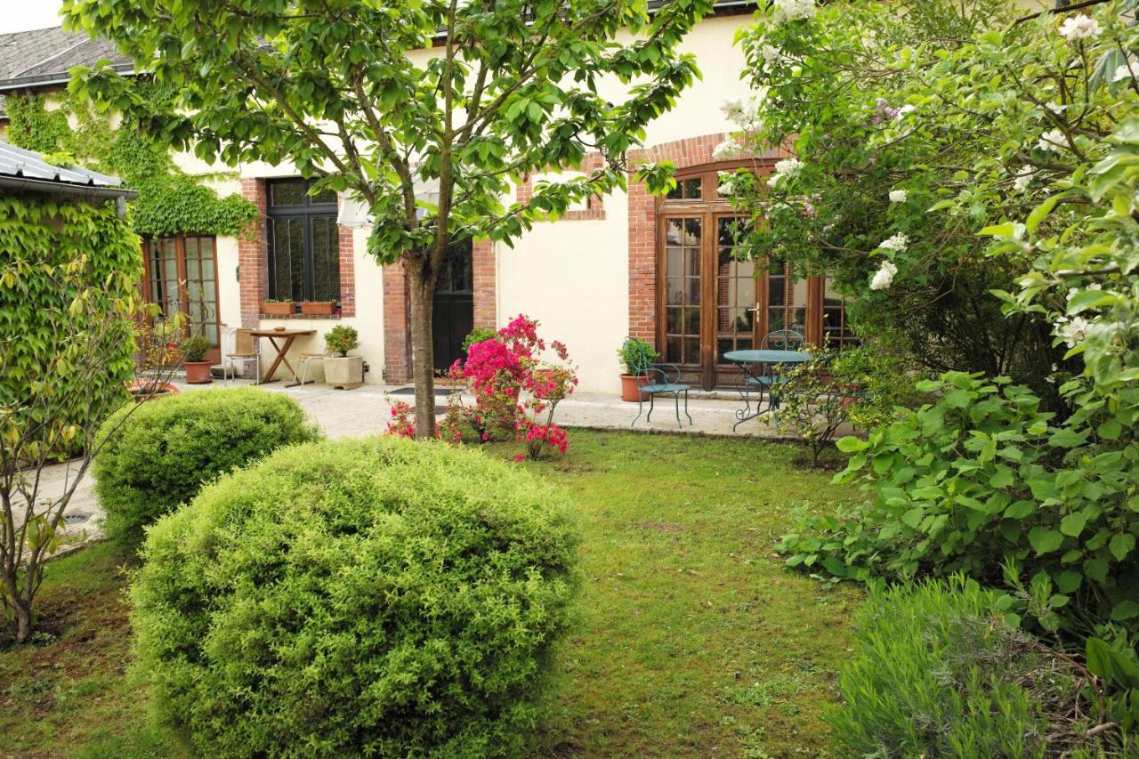 Les Crepinieres Bed & Breakfast Chartres Dış mekan fotoğraf